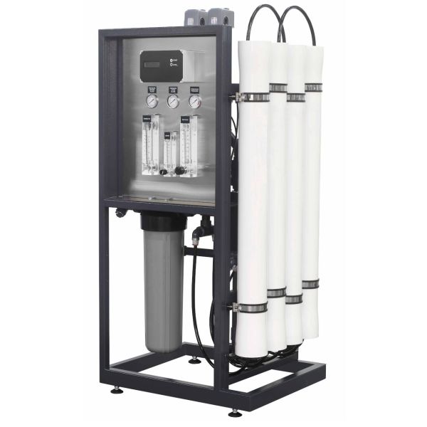 Osmoseanlage auf pulverbeschichtetem Gestell • 1000 l/h Permeatleistung